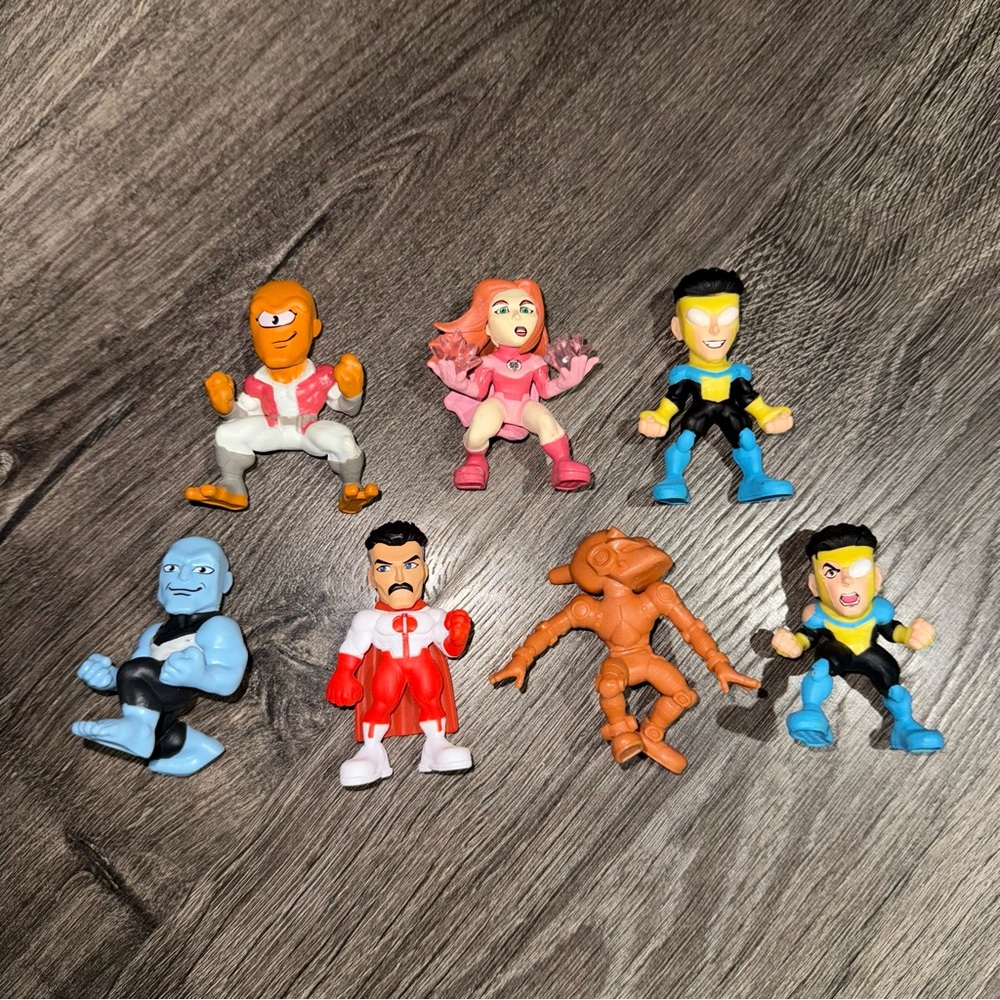 Invincible Figure Bundle